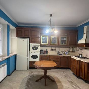 Сдается Дом, 303 м²