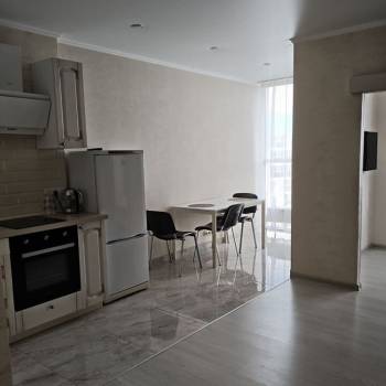 Сдается 1-комнатная квартира, 42 м²