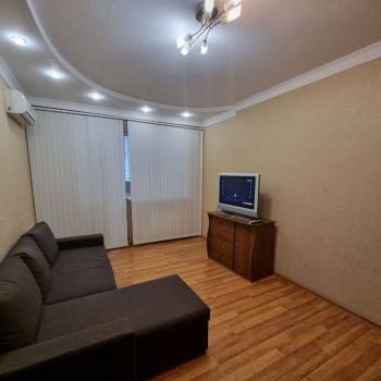 Сдается 1-комнатная квартира, 50 м²