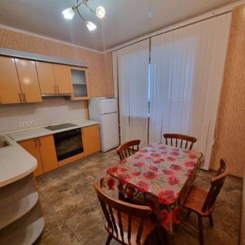 Сдается 1-комнатная квартира, 50 м²