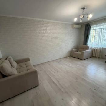 Сдается 1-комнатная квартира, 42 м²