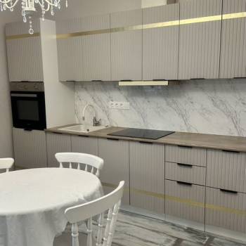 Сдается 2-х комнатная квартира, 77 м²