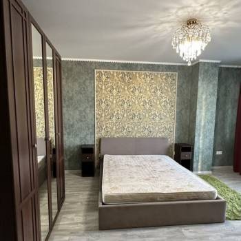 Сдается 2-х комнатная квартира, 77 м²