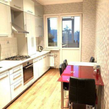 Сдается 2-х комнатная квартира, 76 м²
