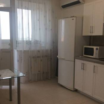 Сдается 1-комнатная квартира, 53 м²