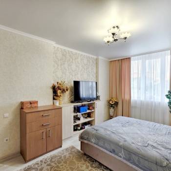Продается 1-комнатная квартира, 38 м²