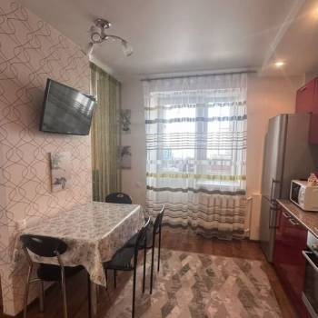 Продается 1-комнатная квартира, 36 м²