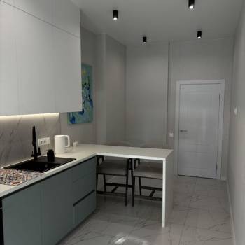 Сдается 1-комнатная квартира, 56 м²