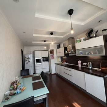 Продается 2-х комнатная квартира, 83 м²
