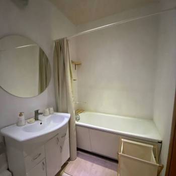 Продается 1-комнатная квартира, 47 м²