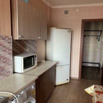 Сдается 1-комнатная квартира, 42 м²