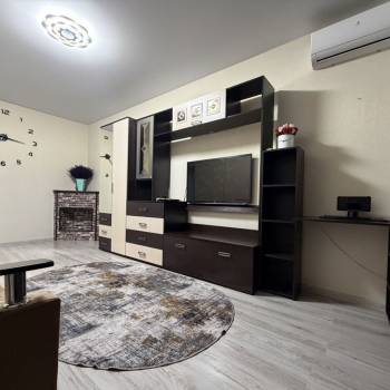 Сдается 1-комнатная квартира, 53 м²