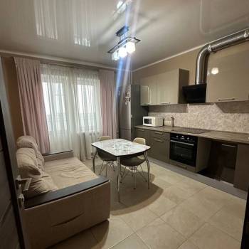 Сдается 1-комнатная квартира, 43,8 м²