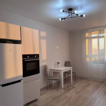 Сдается 1-комнатная квартира, 42 м²
