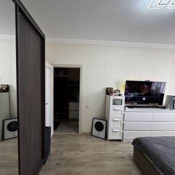 Продается 1-комнатная квартира, 34 м²