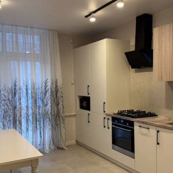 Сдается 1-комнатная квартира, 42 м²