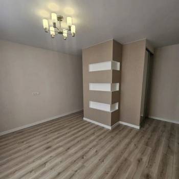 Продается 1-комнатная квартира, 37 м²