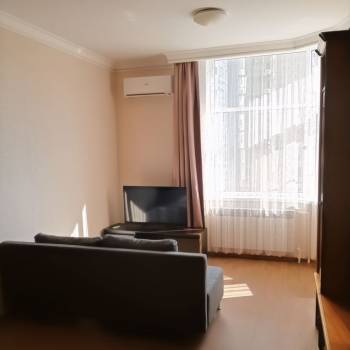 Сдается 1-комнатная квартира, 55 м²