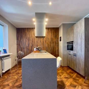 Продается 1-комнатная квартира, 45 м²
