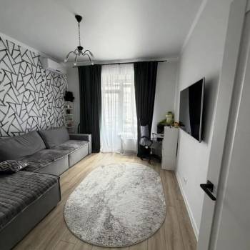 Продается 1-комнатная квартира, 42 м²