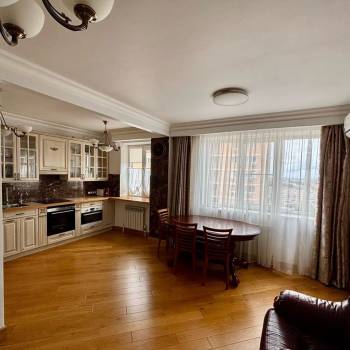 Сдается 1-комнатная квартира, 65 м²