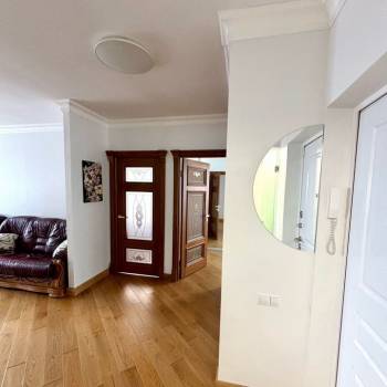 Сдается 1-комнатная квартира, 65 м²