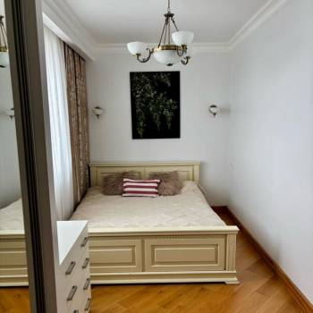 Сдается 1-комнатная квартира, 65 м²