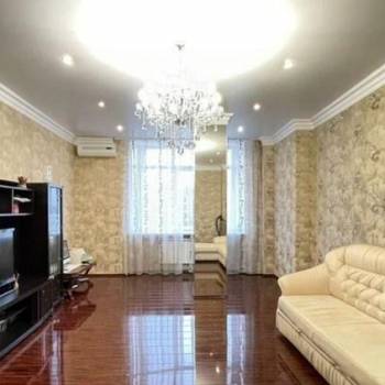 Сдается 2-х комнатная квартира, 110 м²