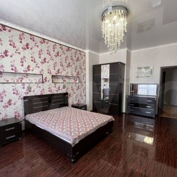 Сдается 2-х комнатная квартира, 110 м²