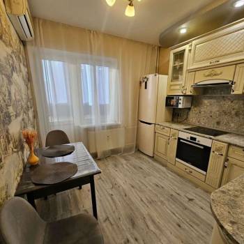 Сдается 1-комнатная квартира, 37 м²