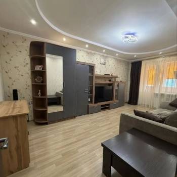 Сдается 2-х комнатная квартира, 64 м²