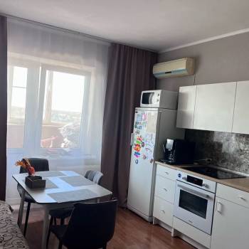 Продается 1-комнатная квартира, 44 м²