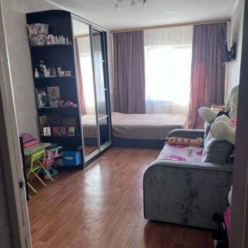 Продается 1-комнатная квартира, 44 м²