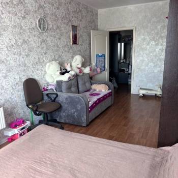 Продается 1-комнатная квартира, 44 м²
