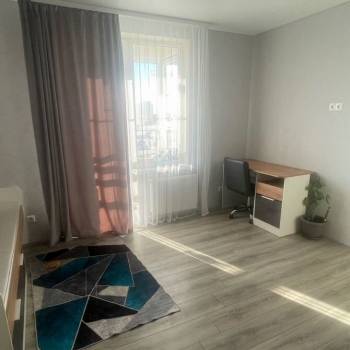 Сдается 2-х комнатная квартира, 76 м²