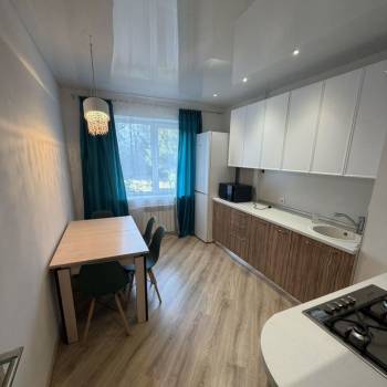 Сдается Многокомнатная квартира, 60 м²