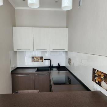Сдается 1-комнатная квартира, 49 м²