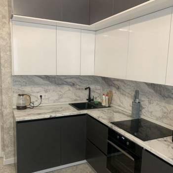 Продается 1-комнатная квартира, 37 м²