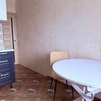 Продается 1-комнатная квартира, 35 м²