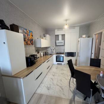 Продается 1-комнатная квартира, 46,8 м²