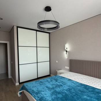 Продается 1-комнатная квартира, 43 м²