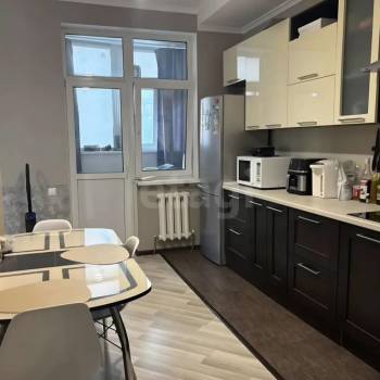 Продается 1-комнатная квартира, 48 м²