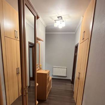 Продается 1-комнатная квартира, 55 м²