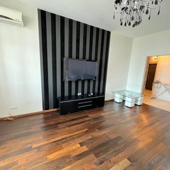 Сдается 1-комнатная квартира, 60 м²