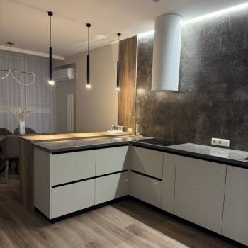 Сдается Многокомнатная квартира, 100 м²