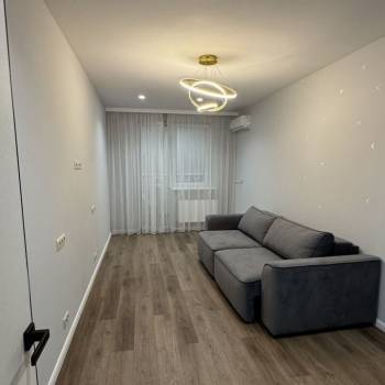 Сдается Многокомнатная квартира, 100 м²