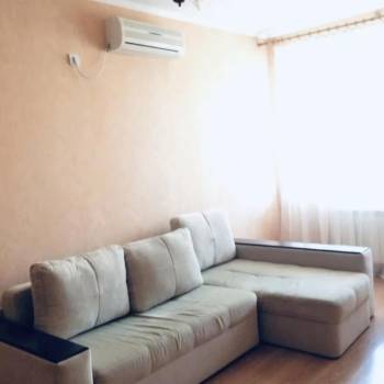 Продается 1-комнатная квартира, 45 м²
