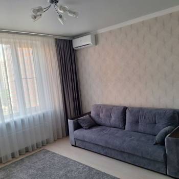 Сдается 1-комнатная квартира, 38 м²