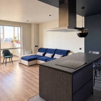 Продается 1-комнатная квартира, 56 м²