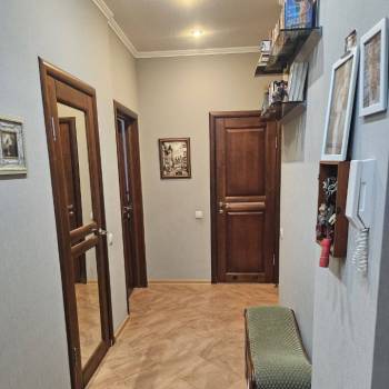 Продается 1-комнатная квартира, 63,3 м²